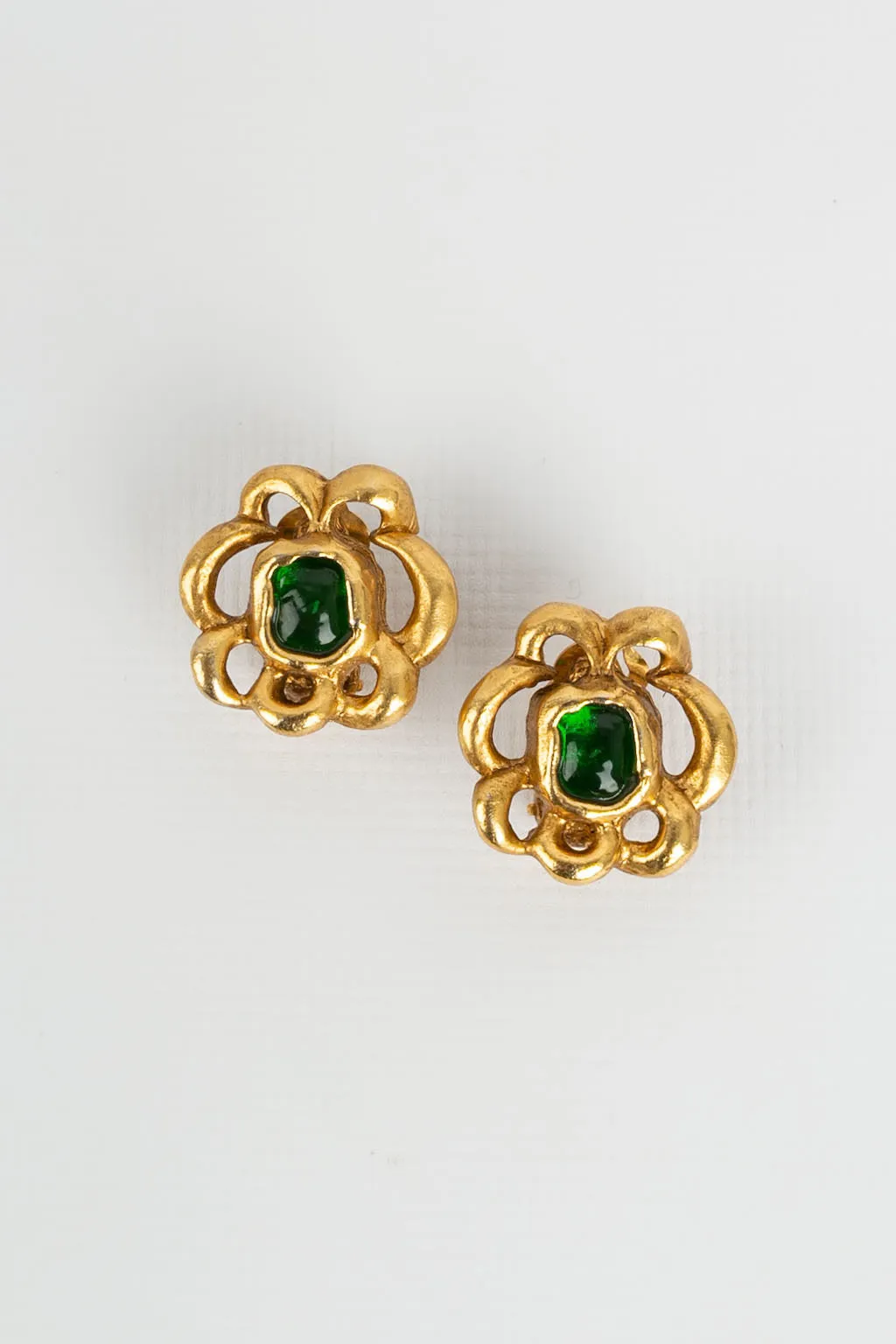 Boucles d'oreilles baroques Chanel