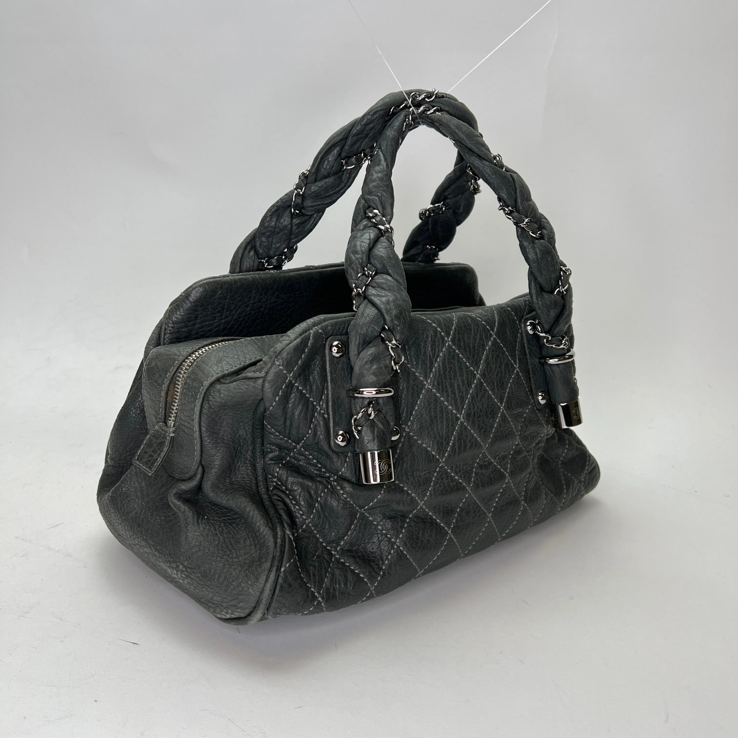 Braid Bowler Grey Top Handle Bag in Distressed Leather, Ruthenium hardware